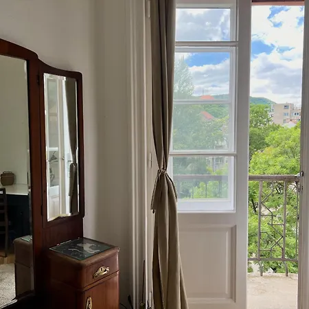 Privatunterkunft Shared With Balcony